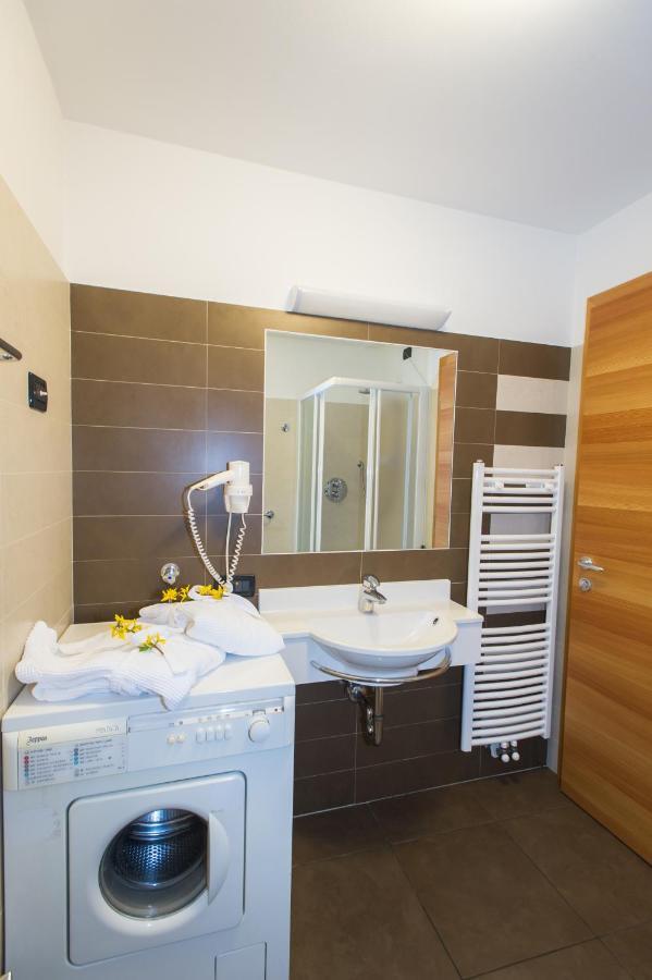 Casa Tomaselli Aparthotel Pellizzano Ngoại thất bức ảnh