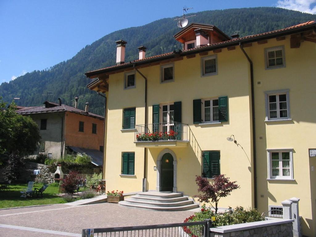 Casa Tomaselli Aparthotel Pellizzano Ngoại thất bức ảnh