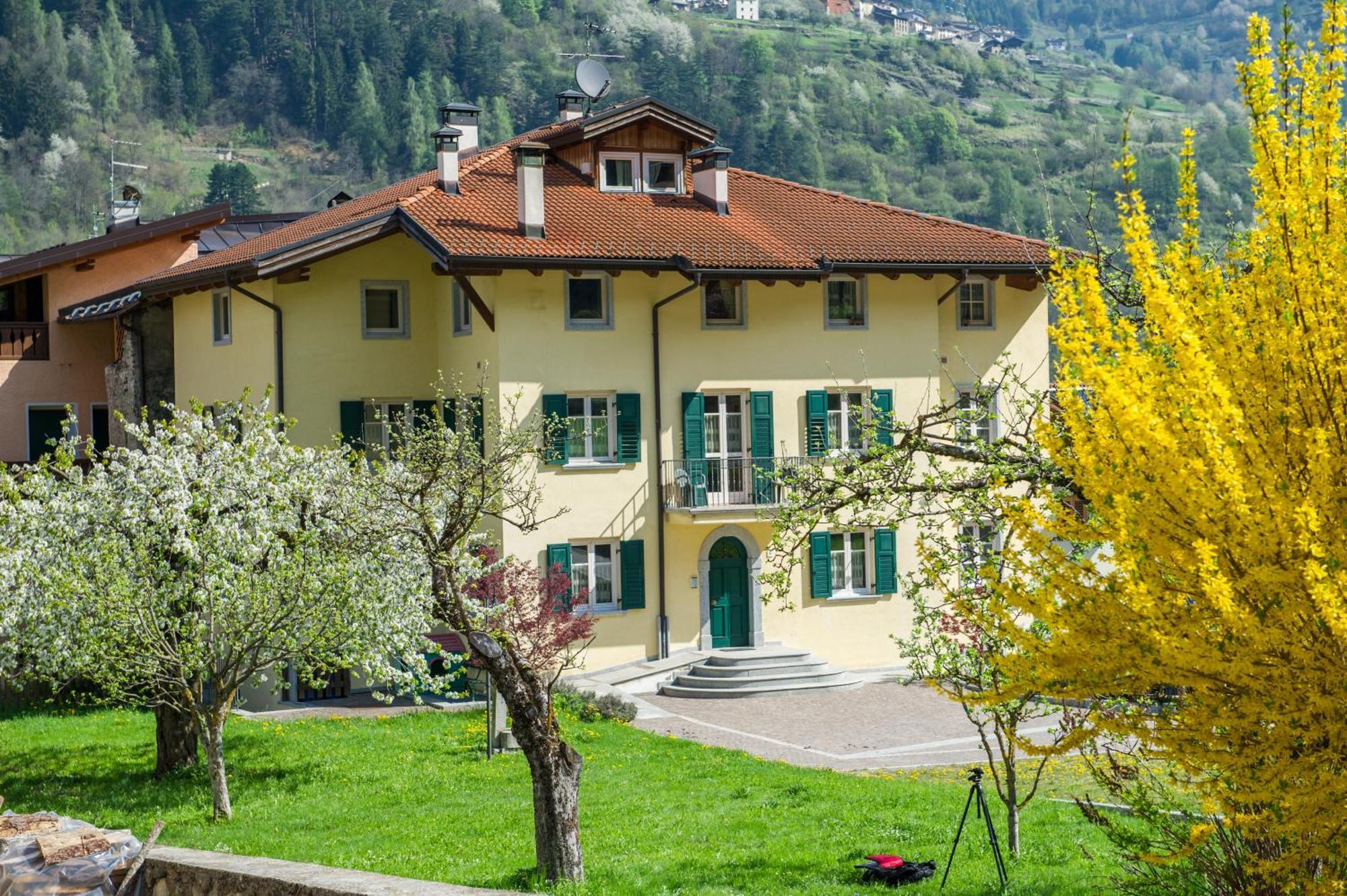 Casa Tomaselli Aparthotel Pellizzano Ngoại thất bức ảnh