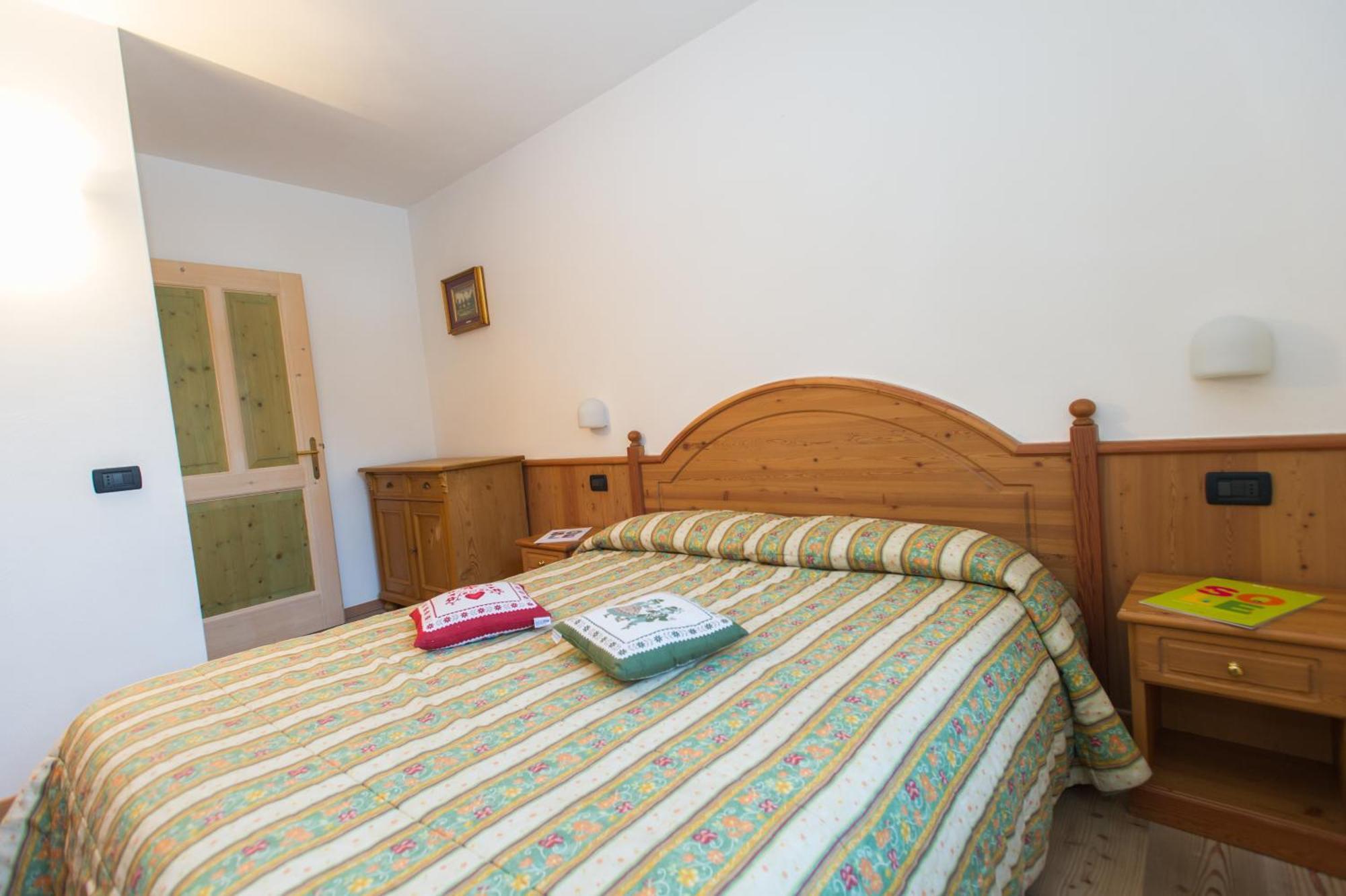 Casa Tomaselli Aparthotel Pellizzano Ngoại thất bức ảnh