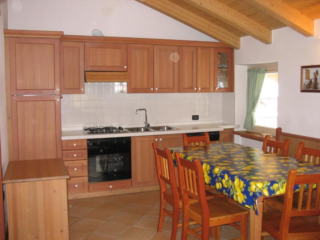 Casa Tomaselli Aparthotel Pellizzano Ngoại thất bức ảnh
