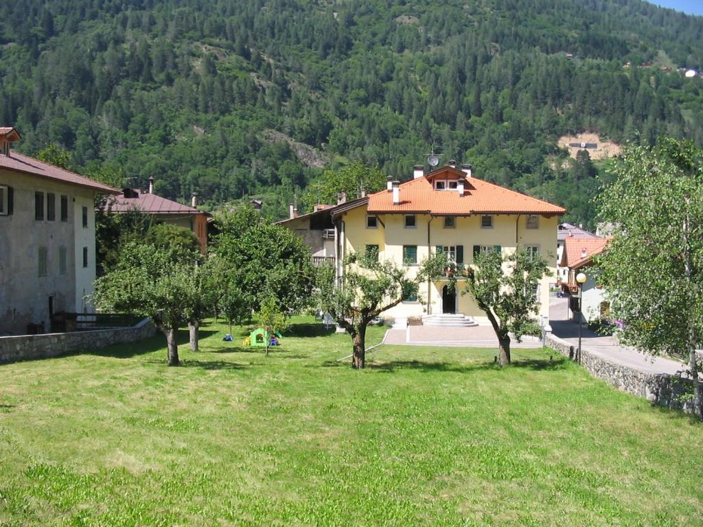 Casa Tomaselli Aparthotel Pellizzano Ngoại thất bức ảnh