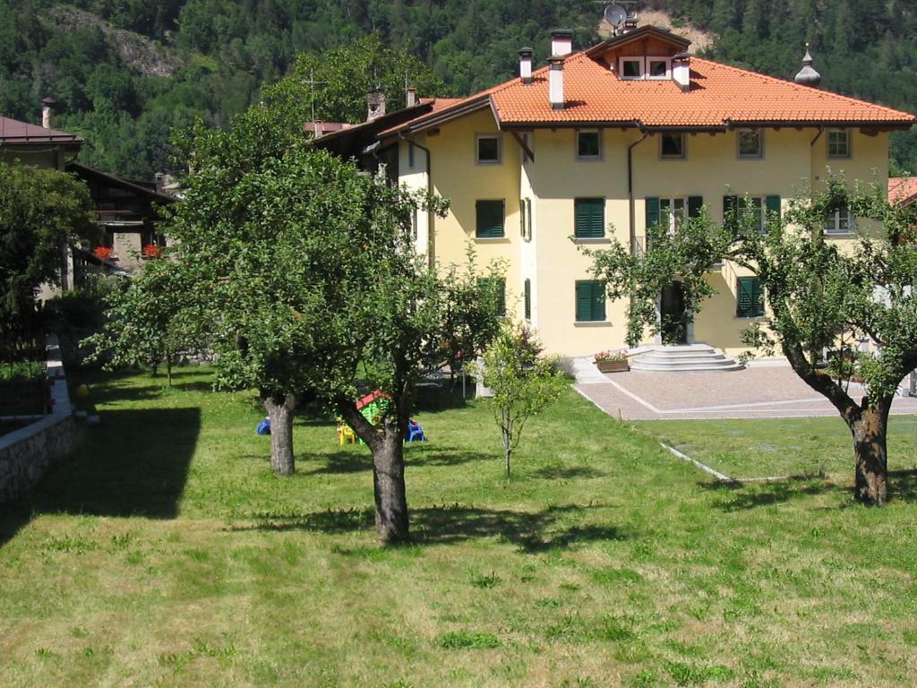 Casa Tomaselli Aparthotel Pellizzano Ngoại thất bức ảnh